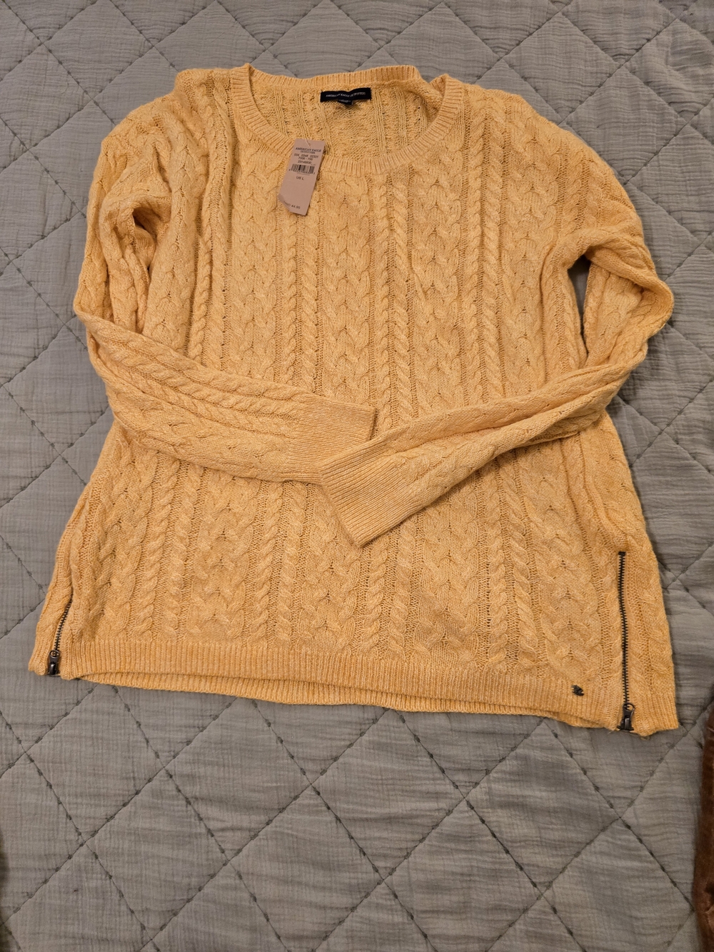 American Eagle Cable-Knit Crewneck Sweater in Golden Yellow SZ L